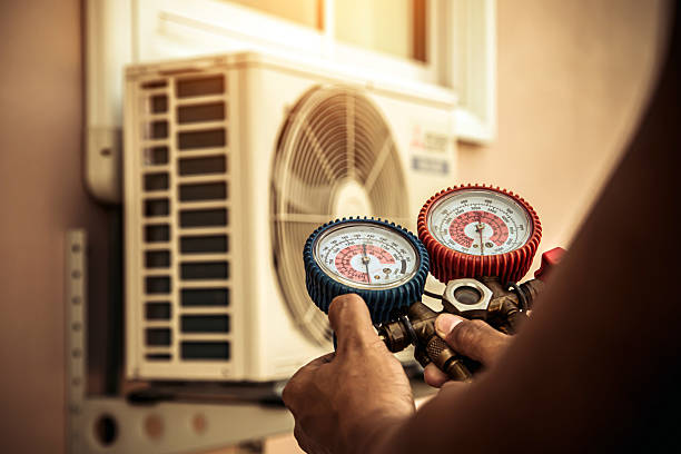 Professional Hvac technician working in Almelund, MN